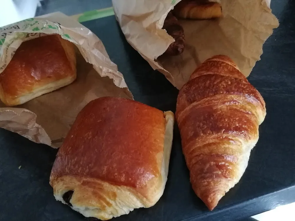 Pain Au Chocolat Et Croissant
